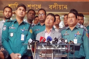 বক্তব্য দিচ্ছেন ডিবি প্রধান মোহাম্মদ হারুন অর রশীদ